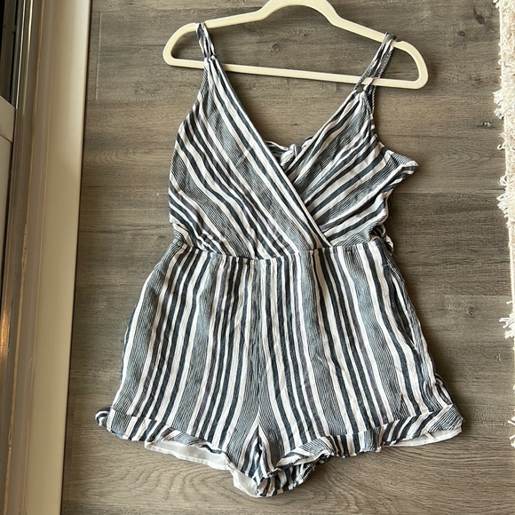 American Eagle Striped Romper - Picture 1 of 3